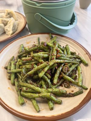 Lion Kitchen by null