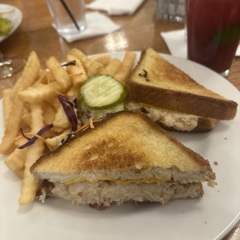 No Frill Bar and Grill - Tuna Melt w/ Fries - American Near Me - Norfolk, Virginia No Frill Bar and Grill - Tuna Melt w/ Fries - American Near Me - Norfolk, Virginia