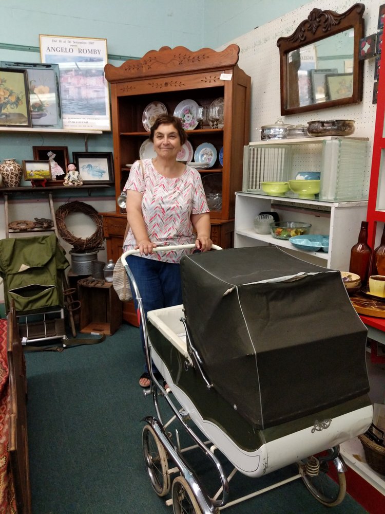 HALLTREE ANTIQUE MALL 11 Photos & 13 Reviews Antiques 202 Main St