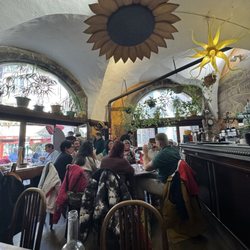 Café du Soleil - Dining room