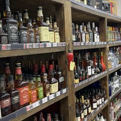 Red Apple Market & Liquor