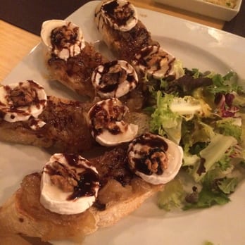 Albores - Toastada w/ carmelized onions, soft ripened goat cheese, balsamic glaze & walnuts - Spanish Near Me - Jerez de la Frontera, California Albores - Toastada w/ carmelized onions, soft ripened goat cheese, balsamic glaze & walnuts - Spanish Near Me - Jerez de la Frontera, California