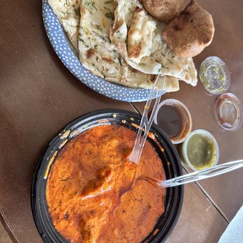 Tandoori Eats - 72. Garlic Naan 1. Vegetable Samosas and 32. Chicken Makhani - Indian Near Me - Los Angeles, California