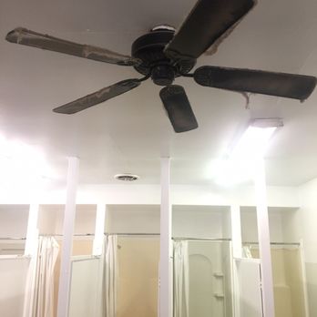 Sun Outdoors - Little dusty in the men's toilet. - Vacation Rentals Near Me - Moab, Utah Sun Outdoors - Little dusty in the men's toilet. - Vacation Rentals Near Me - Moab, Utah