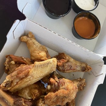 Buffalo Wild Wings - 10 Traditional Wings - Sports Bars Near Me - Petaluma, California Buffalo Wild Wings - 10 Traditional Wings - Sports Bars Near Me - Petaluma, California