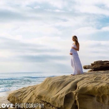 Foxglove Photography - Maternity session at Windandsea - Session Photography Near Me Foxglove Photography - Maternity session at Windandsea - Session Photography Near Me