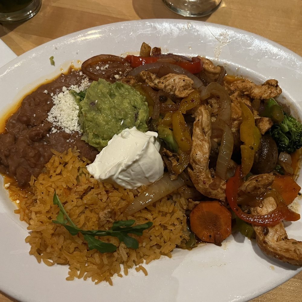 Sal Y Limon - Chicken fajitas - Mexican Near Me - Seattle, Washington