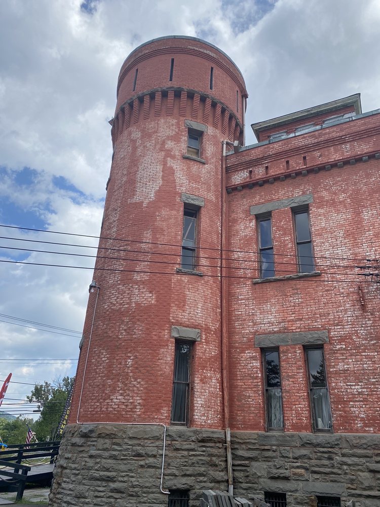 Castle On The Delaware Logo