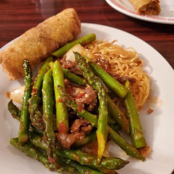 Pineapple Restaurant - Beef with asparagus over pan fried noodles and an egg roll . - Chinese Near Me - Isleton, California Pineapple Restaurant - Beef with asparagus over pan fried noodles and an egg roll . - Chinese Near Me - Isleton, California