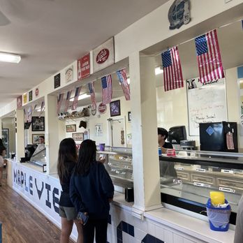 Maple View Farm Country Store - Ice Cream & Frozen Yogurt Near Me - Hillsborough, North Carolina