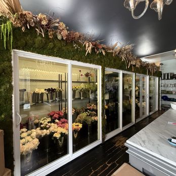 Twigs and Thyme - Fresh flowers - Florists Near Me - Beverly Hills, California Twigs and Thyme - Fresh flowers - Florists Near Me - Beverly Hills, California