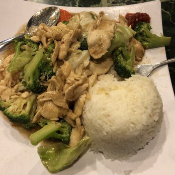 Pho World - Chicken and Vegetables with rice - chicken was too hard to eat (must have been over cooked) but the sauce and veggies were pretty good. - Vietnamese Near Me - Renton, Washington Pho World - Chicken and Vegetables with rice - chicken was too hard to eat (must have been over cooked) but the sauce and veggies were pretty good. - Vietnamese Near Me - Renton, Washington