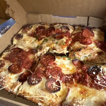 Reginelli's Pizzeria - Cheese Pizza - Pizza Near Me - New Orleans, Louisiana
