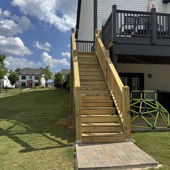 Freier Homes - Stairs and landing - General Contractors Near Me Freier Homes - Stairs and landing - General Contractors Near Me