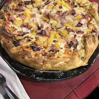 Deerhead Sidewalk Cafe & Bar - Hawaiian Pizza - Pizza Near Me - Evansville, Indiana