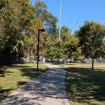 Admiral Kidd Park - Walkway through the park - Parks Near Me - Long Beach, California
