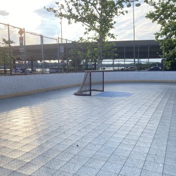 Paul L McDermott Rink - They really cleaned it up recently. 07/09/22 - Skating Rinks Near Me - Manhattan, New York Paul L McDermott Rink - They really cleaned it up recently. 07/09/22 - Skating Rinks Near Me - Manhattan, New York