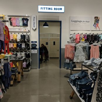 Old Navy - Fitting rooms nice and clean - Men's Clothing Near Me - Bakersfield, California