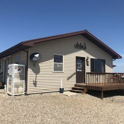 Lynn Lake Lodge - Office Area