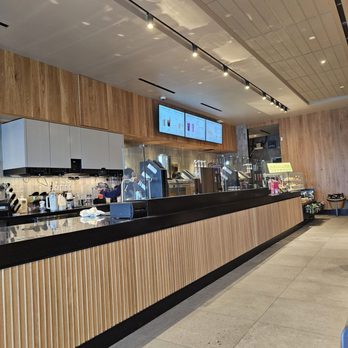 Starbucks - Coffee & Tea Near Me - Alexandria, Virginia