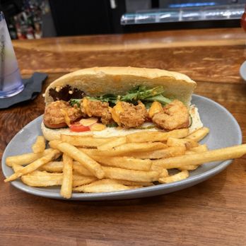 Hotel Indigo Chattanooga - Downtown - Shrimp Po Boy - Hotels Near Me - Chattanooga, Tennessee Hotel Indigo Chattanooga - Downtown - Shrimp Po Boy - Hotels Near Me - Chattanooga, Tennessee