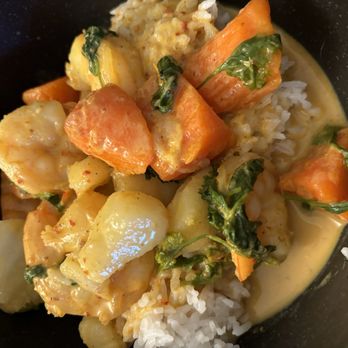 Mae’s Thai Kitchen - Yellow curry with shrimp - Thai Near Me - San Diego, California Mae’s Thai Kitchen - Yellow curry with shrimp - Thai Near Me - San Diego, California
