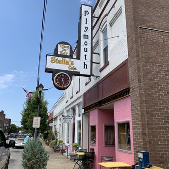 Stella's Cafe - Front entrance of Stellas in Plymouth - Breakfast & Brunch Near Me - Plymouth, North Carolina