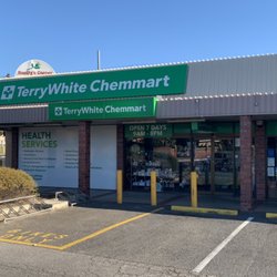 Glenelg East Day/Night Pharmacy - TerryWhite Chemmart business frontage