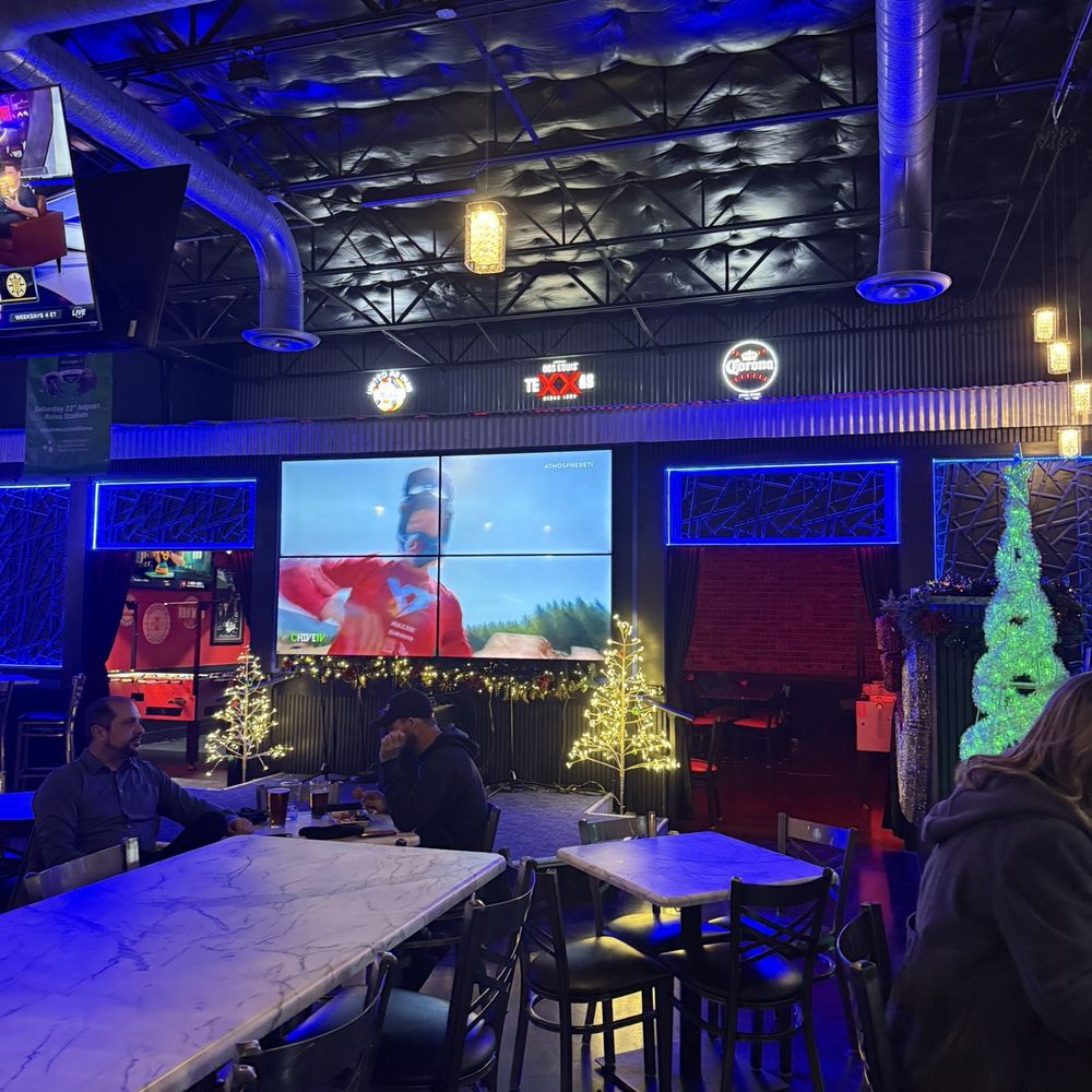 Bobbie's Social House - Karaoke stage - Sports Bars Near Me - Dallas, Texas Bobbie's Social House - Karaoke stage - Sports Bars Near Me - Dallas, Texas