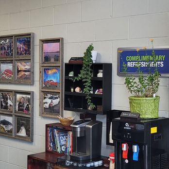 Honest-1 Auto Care - Comfortable lobby waiting area. Grab a coffee, get a book, and relax. We are here for you. - Auto Repair Near Me - Bloomington, Minnesota Honest-1 Auto Care - Comfortable lobby waiting area. Grab a coffee, get a book, and relax. We are here for you. - Auto Repair Near Me - Bloomington, Minnesota