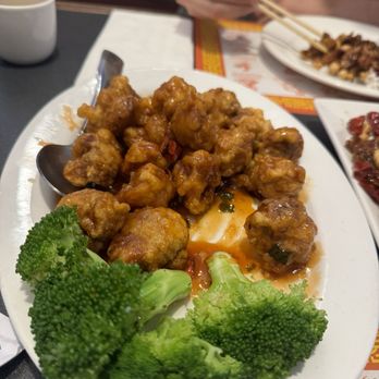 Sichuan Gourmet - L9 - General Tso's Chicken - Szechuan Near Me - Framingham, Massachusetts