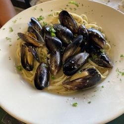 Tamburros Italian Home - Mussels with linguine