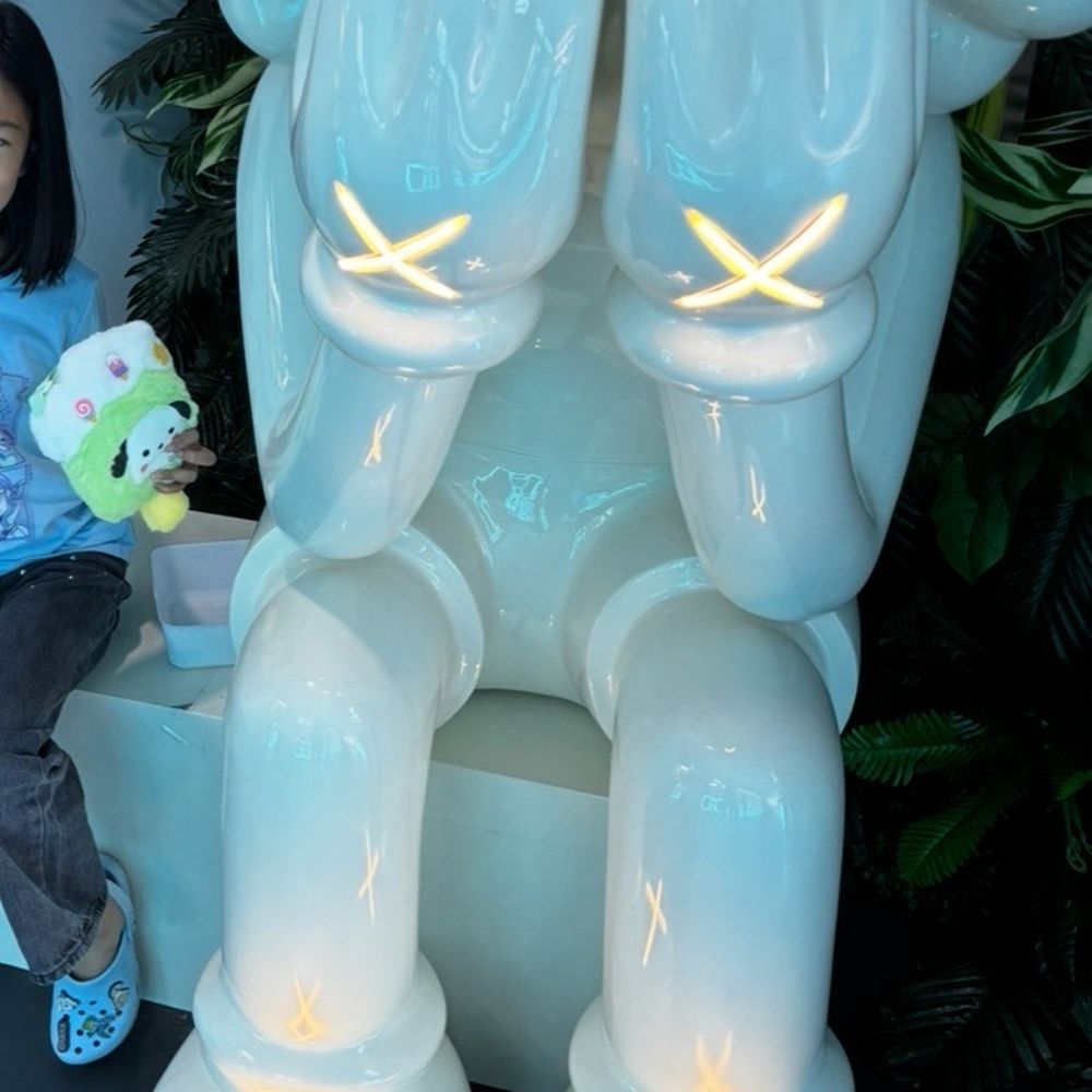 Cali Claw - Cool decor - Arcades Near Me - Concord, California