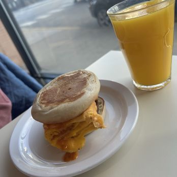 Doma Cafe - Breakfast sandwich n fresh ok - Cafes Near Me - Chicago, Illinois