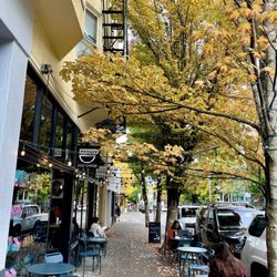 Barista - Outdoor seating