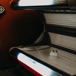 OasisPlus Therapies - Mega Plus tanning bed