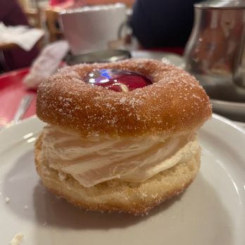 McDonald's Bakers - Cream donut. - Bakeries Near Me - Glasgow, GLG McDonald's Bakers - Cream donut. - Bakeries Near Me - Glasgow, GLG