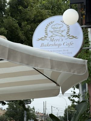 Meri's Bakeshop Cafe by null