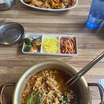 Moon's Korean Kitchen - Vegetarian ramen and Stir Fried Pork - Korean Near Me - Kyburz, California