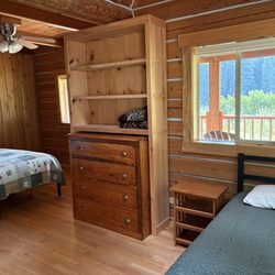 Stehekin Valley Ranch - Ranch house Downstairs bedroom