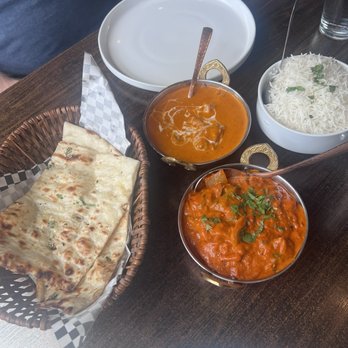 Mavara Indian Bistro - Butter chicken and coconut chicken - Indian Near Me - Kelowna, British Columbia Mavara Indian Bistro - Butter chicken and coconut chicken - Indian Near Me - Kelowna, British Columbia