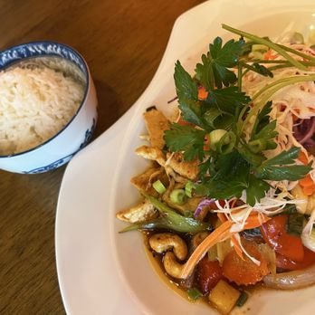 Thai Kitchen - Cashew chicken stir fry - Thai Near Me - Paducah, Kentucky