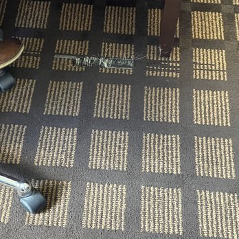 Comfort Inn - Filthy, torn floors! Gross & dirty hotel. Must be the owner sitting in the lobby the entire day! - Hotels Near Me - Richmond, Indiana