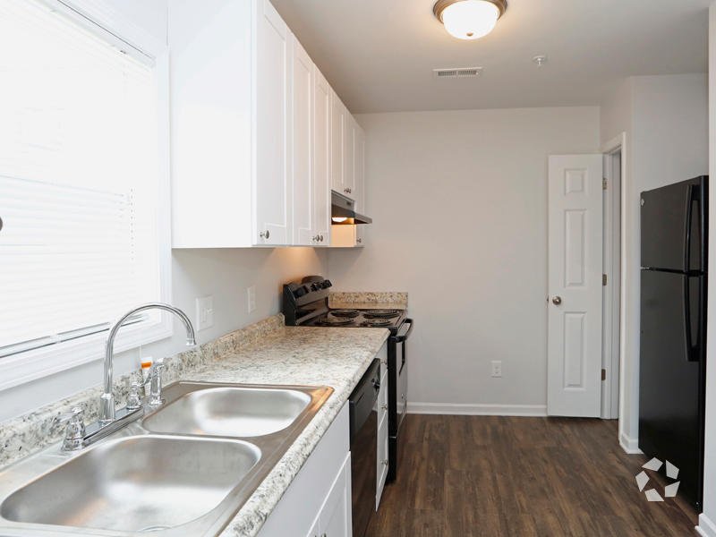 SEVEN OAKS TOWNHOMES Updated September 2024 15 Photos 200 Seven