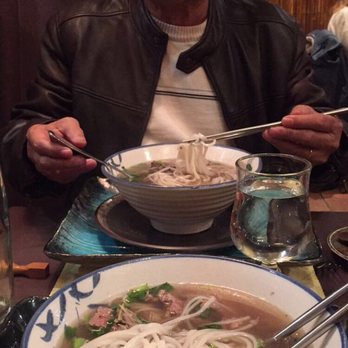 Le Dan Bau - Happy dad but mediocre pho! - Vietnamese Near Me - Paris, 75