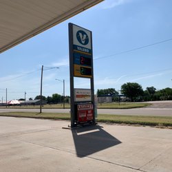 U-Pump IT Corner Store