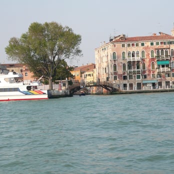 Isola di Burano - Landmarks & Historical Buildings Near Me - Venezia, VE Isola di Burano - Landmarks & Historical Buildings Near Me - Venezia, VE