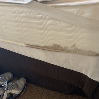 Great Wolf Lodge - Blood mattress flipped over didn't even attempt to put a sheet over this - Resorts Near Me - Baraboo, Wisconsin Great Wolf Lodge - Blood mattress flipped over didn't even attempt to put a sheet over this - Resorts Near Me - Baraboo, Wisconsin