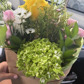 Sprigs - Floral arrangement. - Florists Near Me - East Greenwich, Rhode Island Sprigs - Floral arrangement. - Florists Near Me - East Greenwich, Rhode Island
