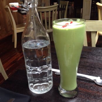 SunCafe - Yes! Kale smoothie is almost as big as my water bottle! - Vegan Near Me - Studio City, California
